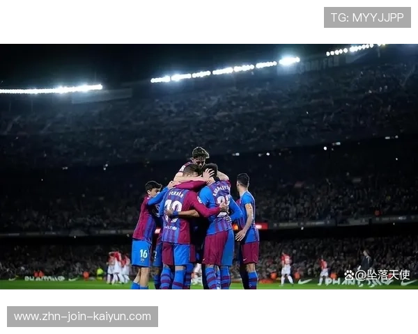 尤文补时绝杀上演戏剧性反转,球迷情绪失控 尤文补时绝杀上演戏剧性反转,球迷情绪失控